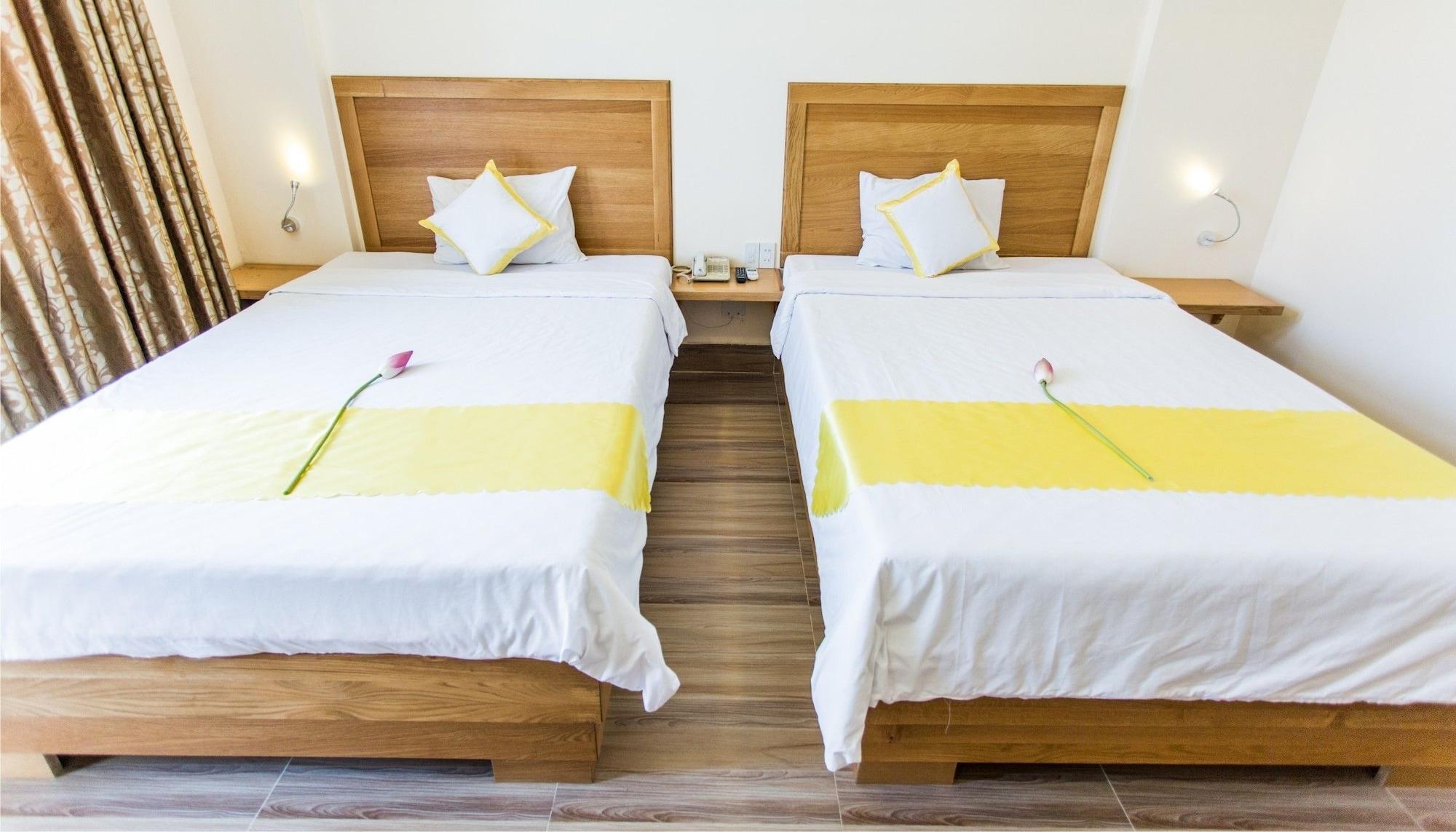 Hoang Yen Hotel 2 Куїнон Екстер'єр фото