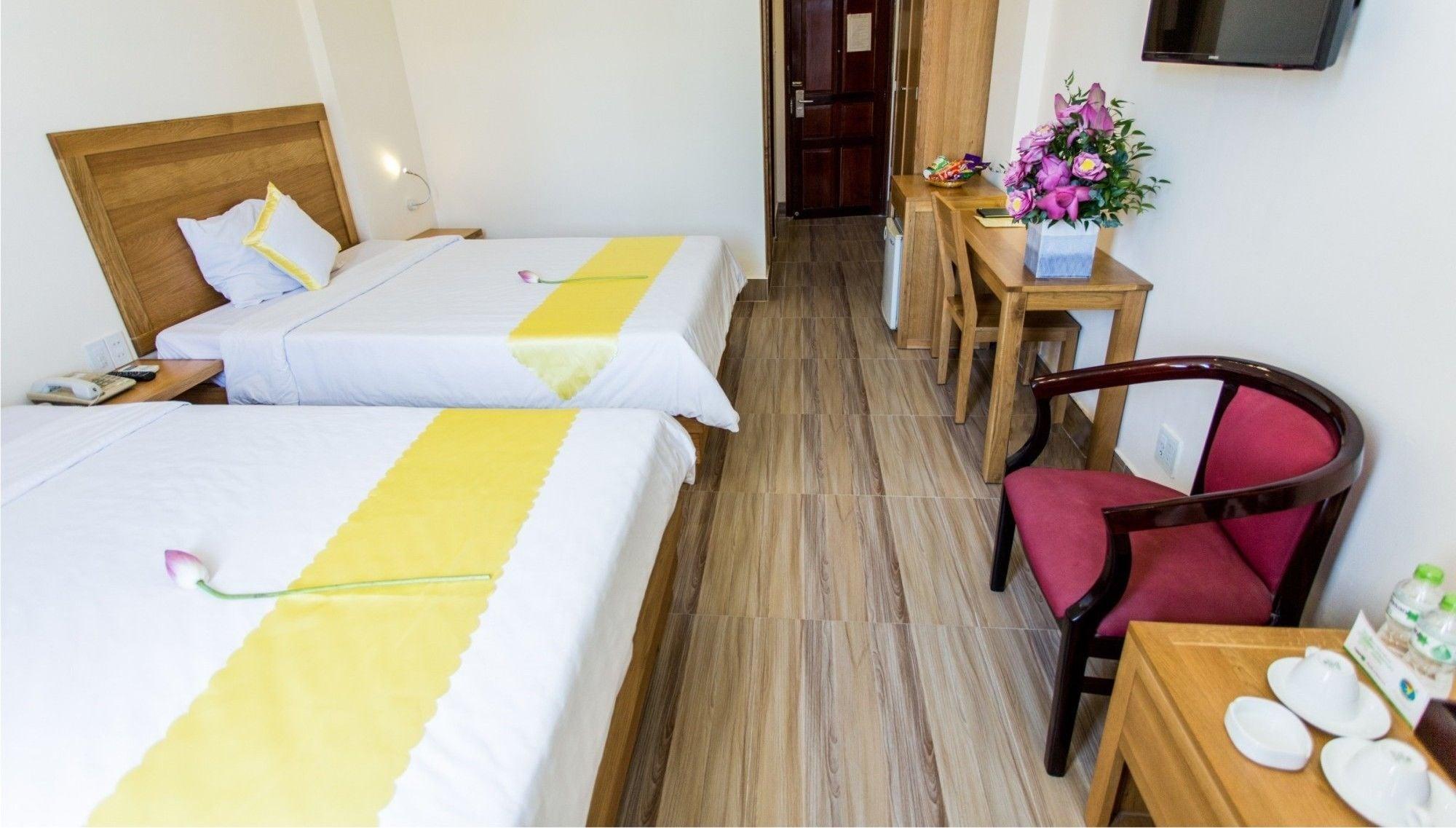 Hoang Yen Hotel 2 Куїнон Екстер'єр фото