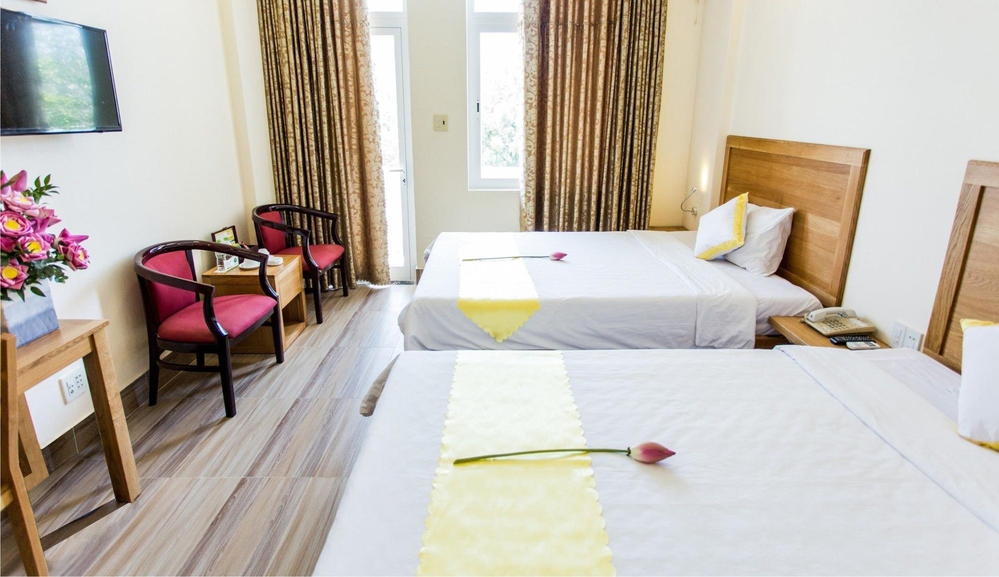 Hoang Yen Hotel 2 Куїнон Екстер'єр фото