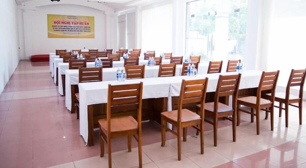 Hoang Yen Hotel 2 Куїнон Екстер'єр фото