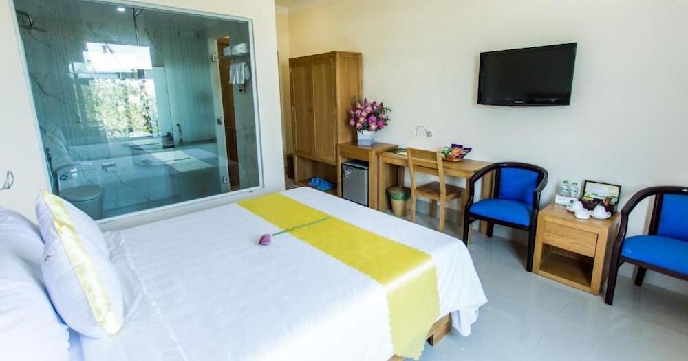 Hoang Yen Hotel 2 Куїнон Екстер'єр фото