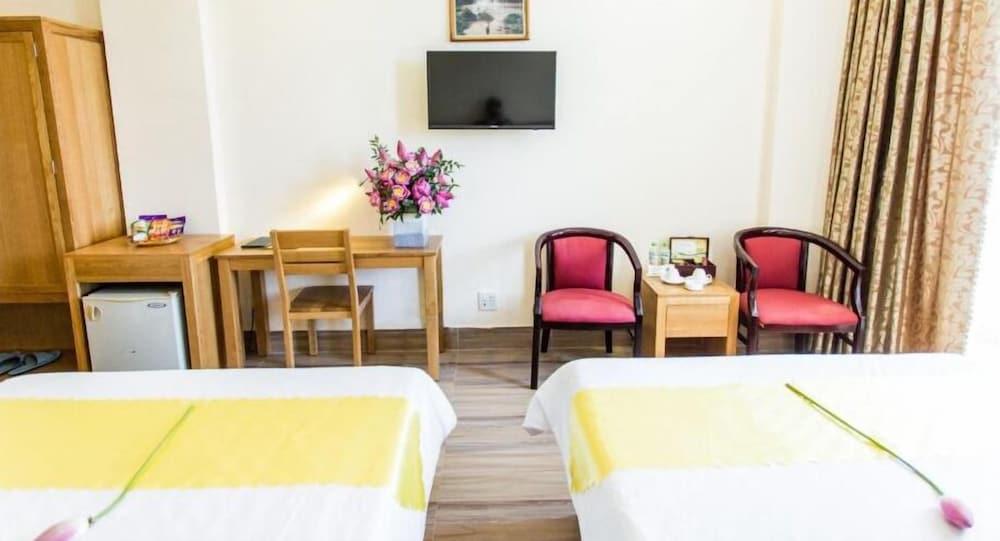 Hoang Yen Hotel 2 Куїнон Екстер'єр фото